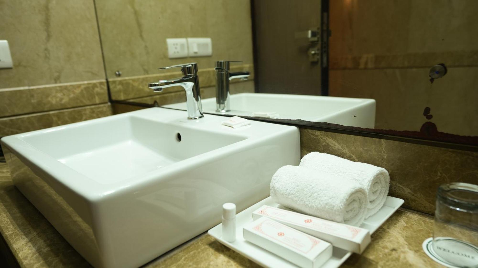 Hotel Africa Avenue - Greater Kailash 1 New Delhi Exterior photo